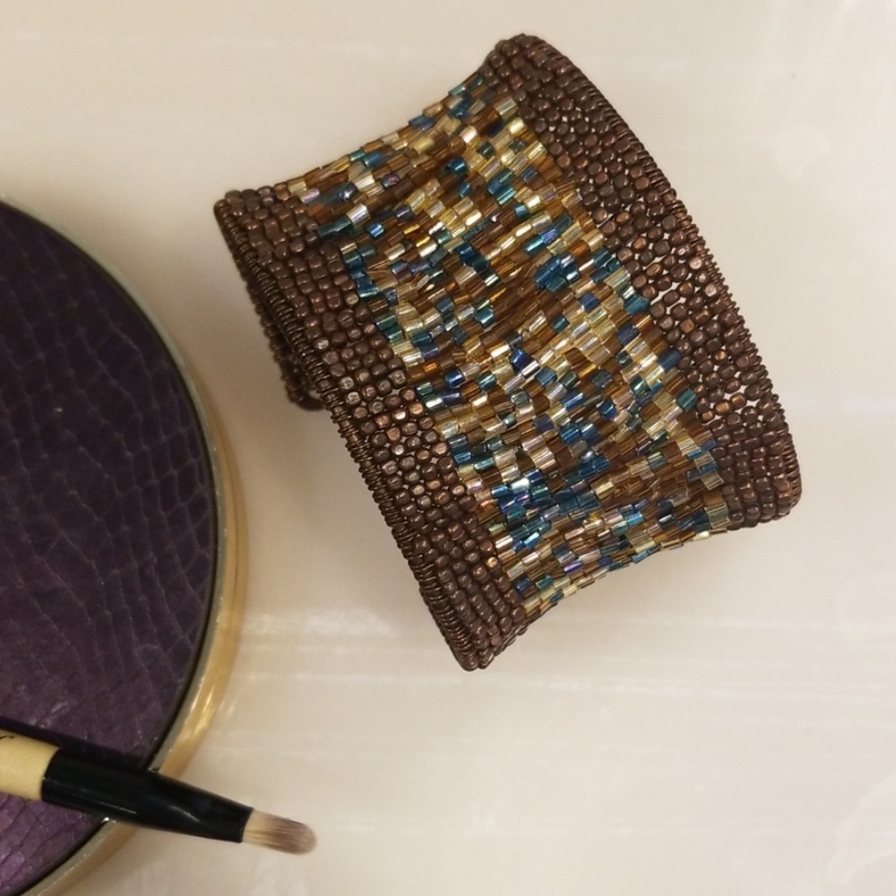 3 for $20! 🤩 Hand beaded earth tone bracelet cuff